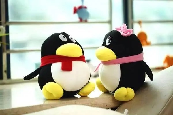 短视频直播间里，主播10万元高价收购硬币纸币，这有什么猫腻？